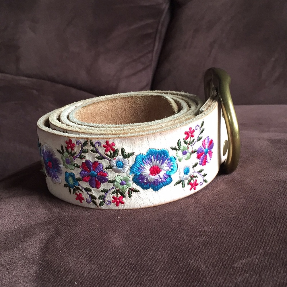 Lucky Brand embroidered leather belt